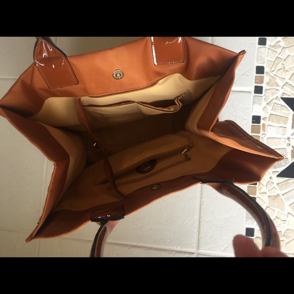 TORY BURCH ELLA NYLON TOTE BAG BRAND NEW - Picture 5 of 8